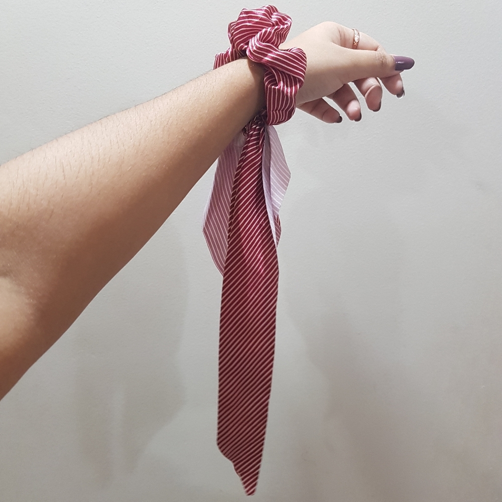 Retro style scrunchie - Picture 1 of 2